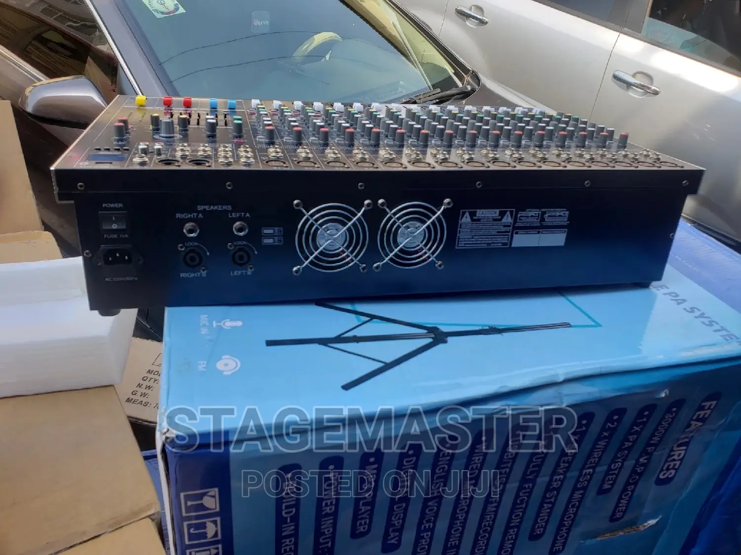 YAMAHA 16 Channel SMX Powered Mixer