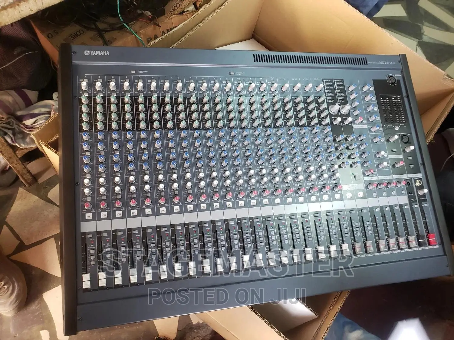 Mixer Yamaha Mg 24