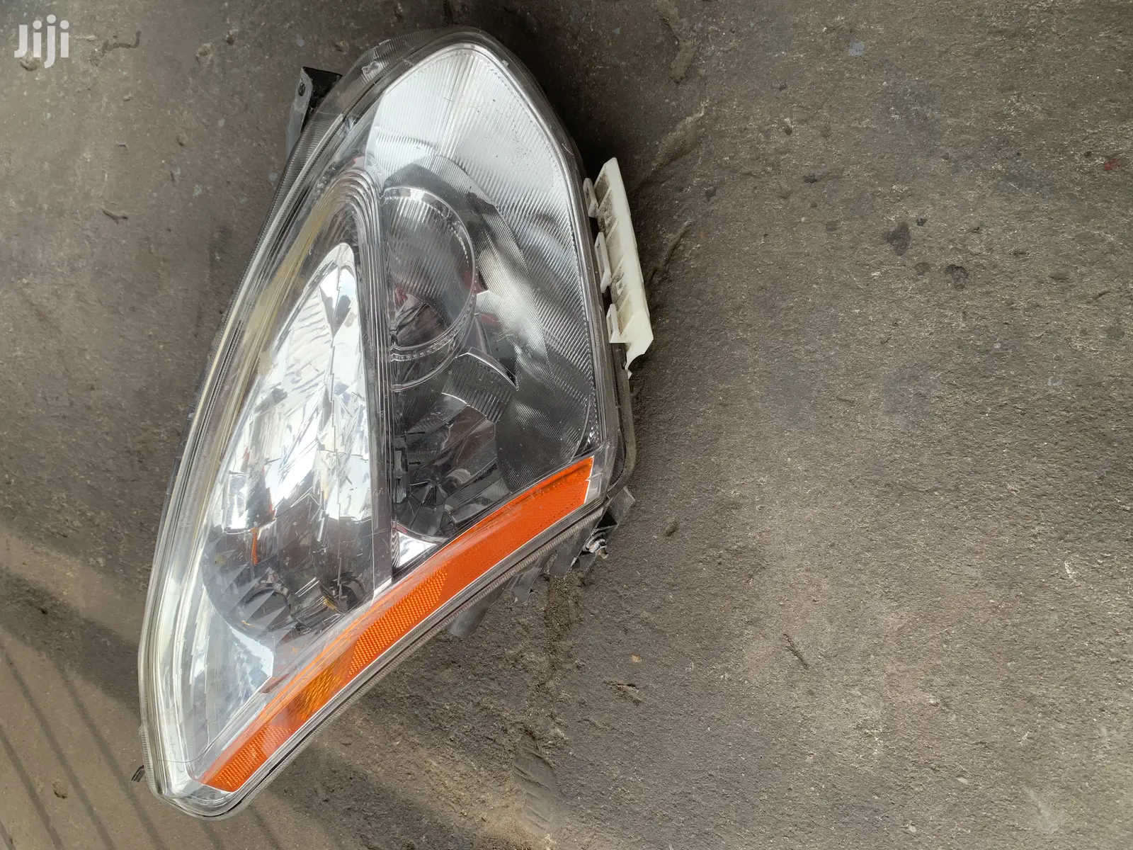 Nissan Rogue Head Light