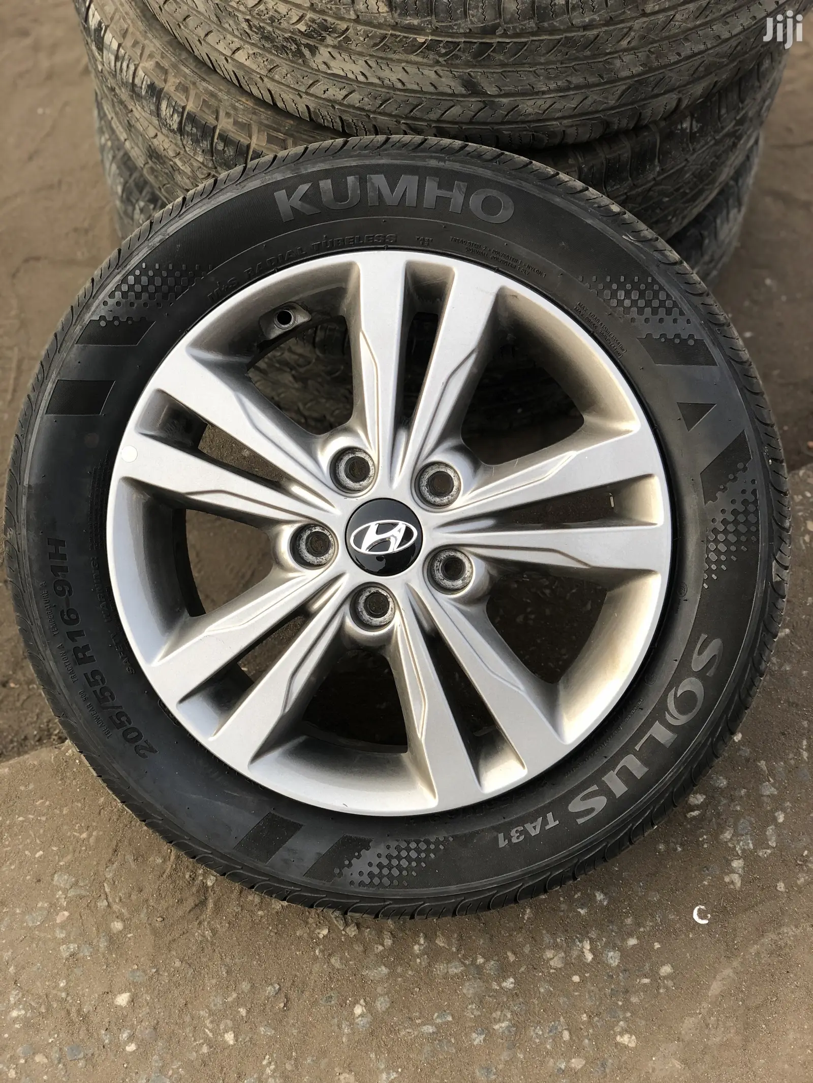 Hyundai Elantra Rims .