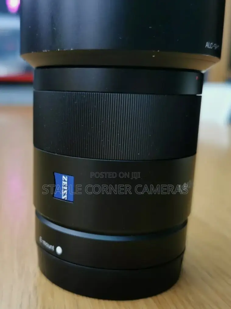 Sony Zeiss Sonnar T 24mm F/1.8 ZA Lens