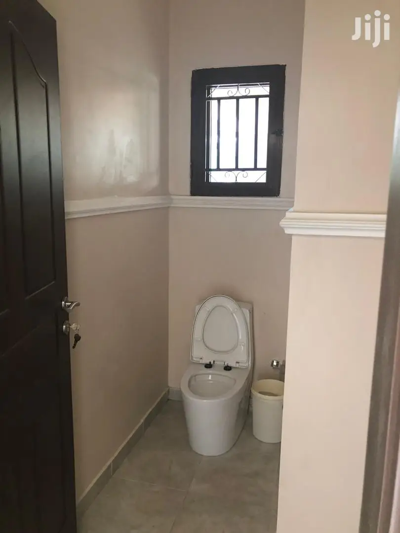 4bdrm House in Bronko Housing, Accra Metropolitan for rent