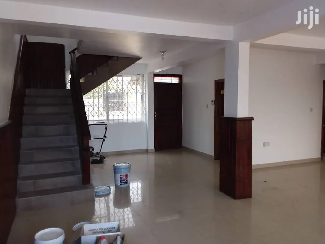 4bdrm House in Bronko Housing, Accra Metropolitan for rent