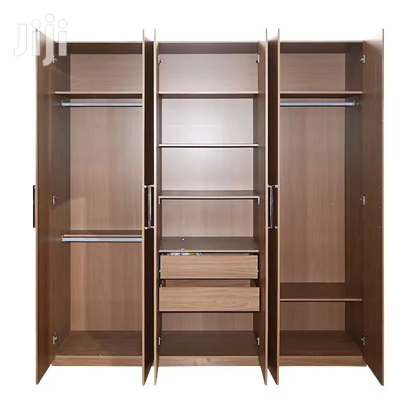 Wardrobe (10XF 4)