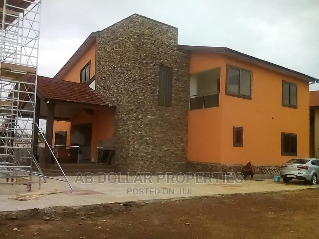 6 Bedroom House Ensuite