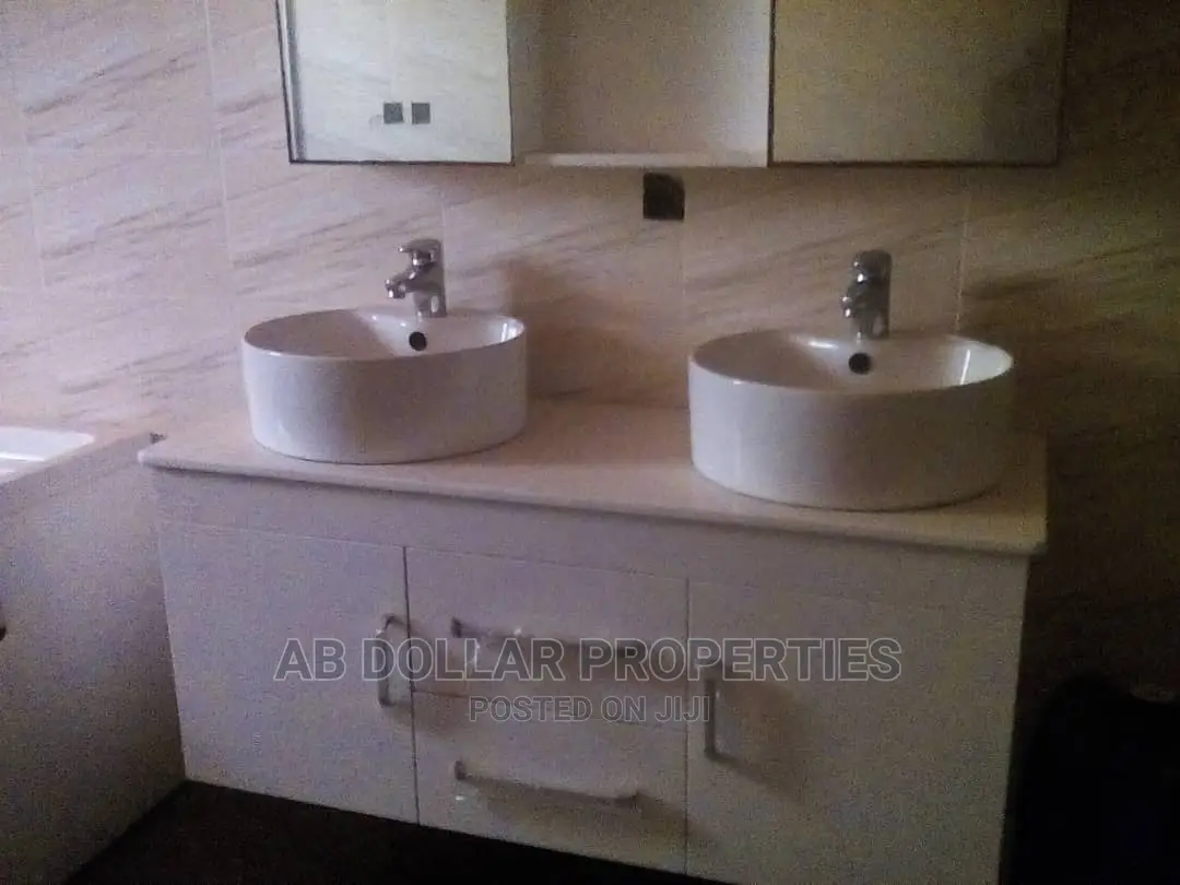 6 Bedroom House Ensuite