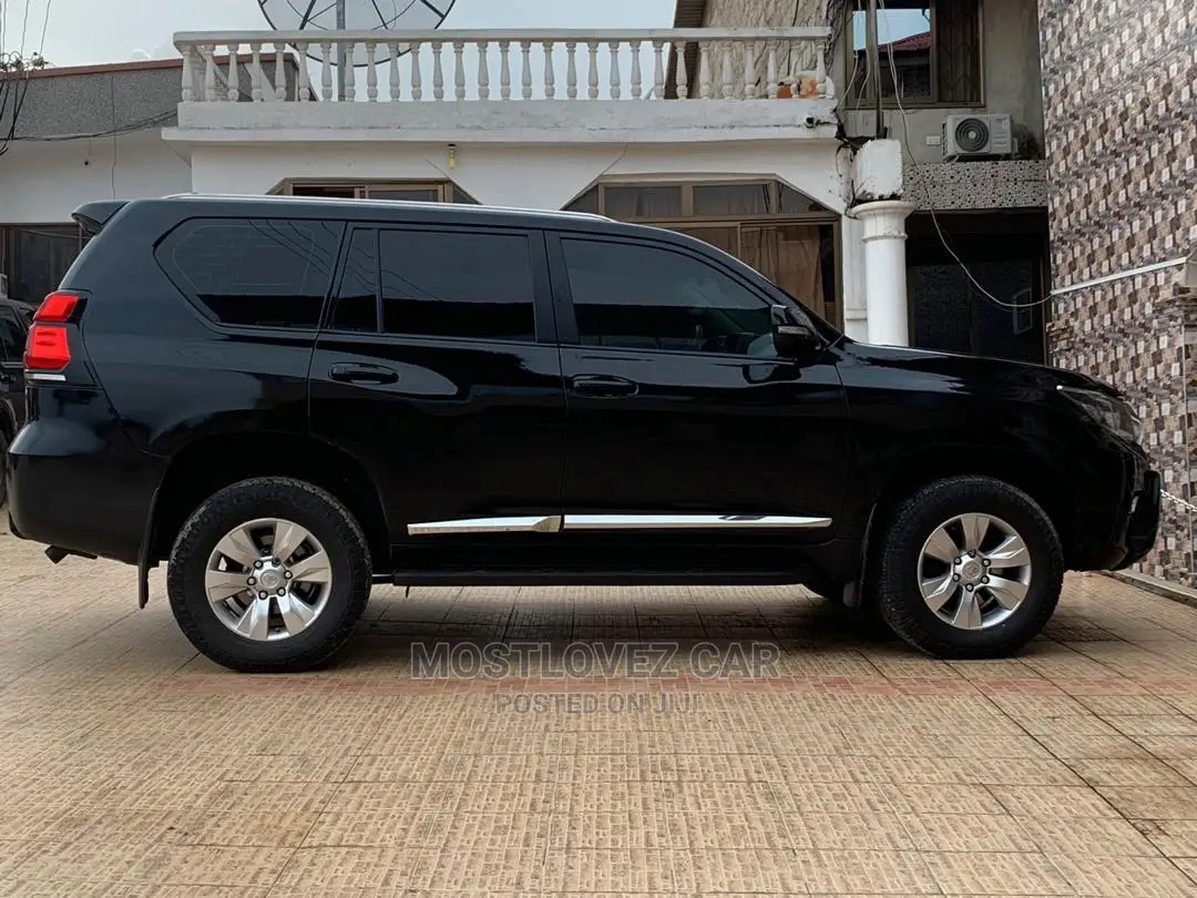 Car Rentals Prado for Rent in Accra . Landcruisers Prados