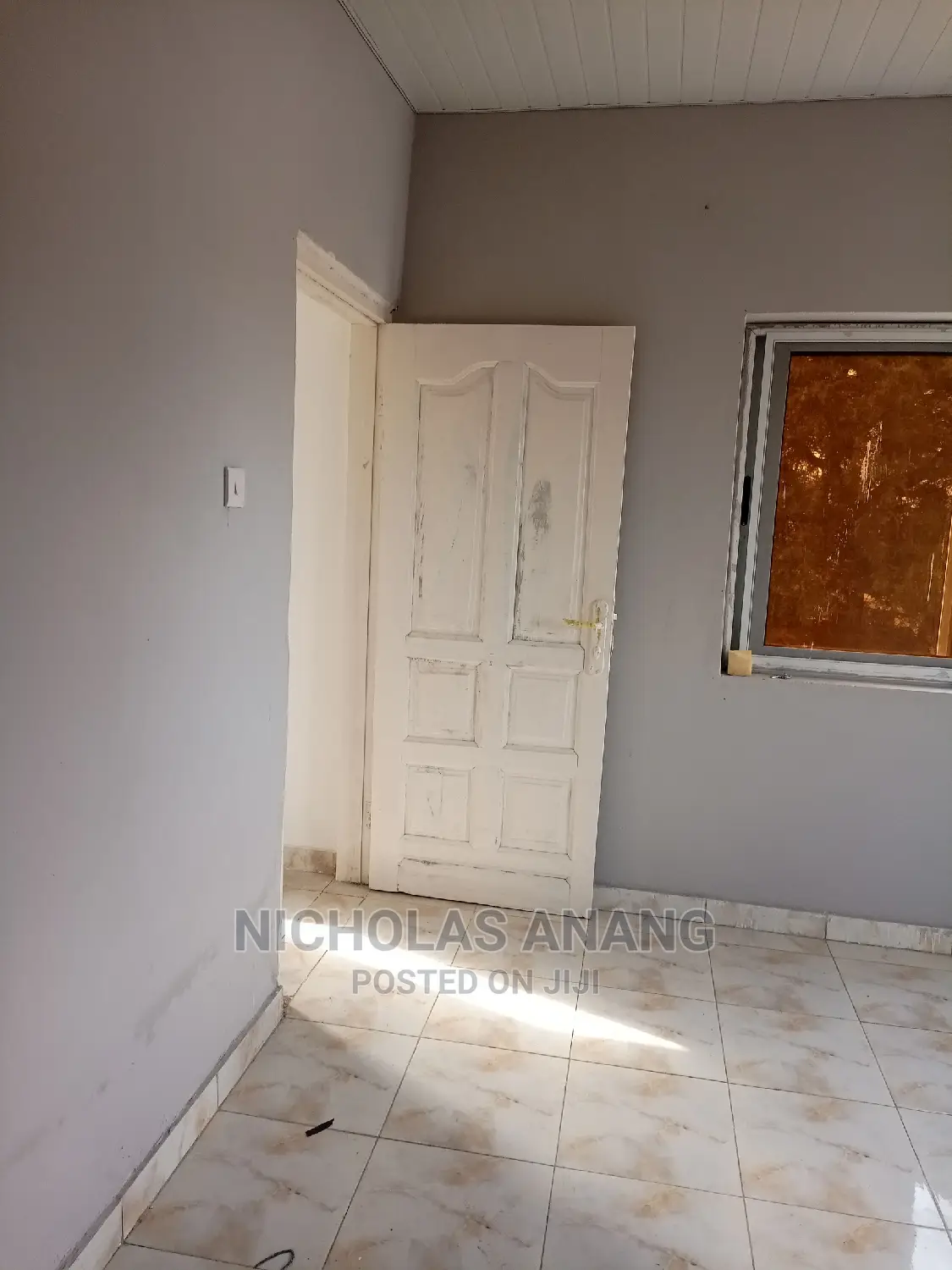 1bdrm House in New Town for rent