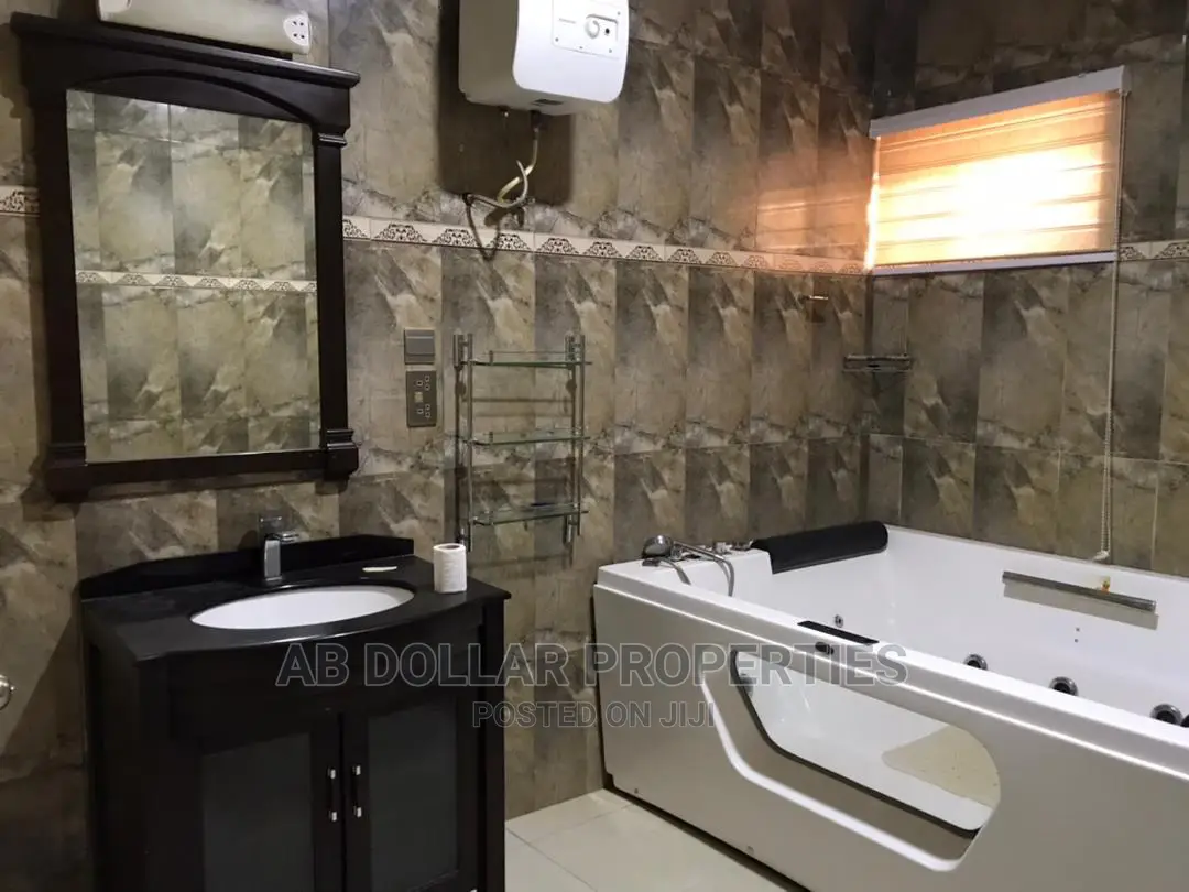 5 Bedrooms House for Rent Spintex