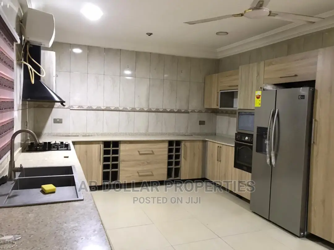 5 Bedrooms House for Rent Spintex