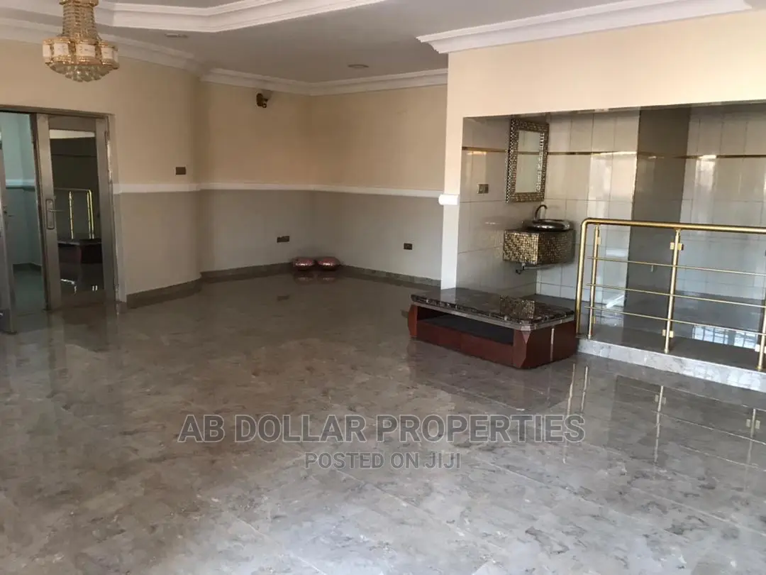 5 Bedrooms House for Rent Spintex