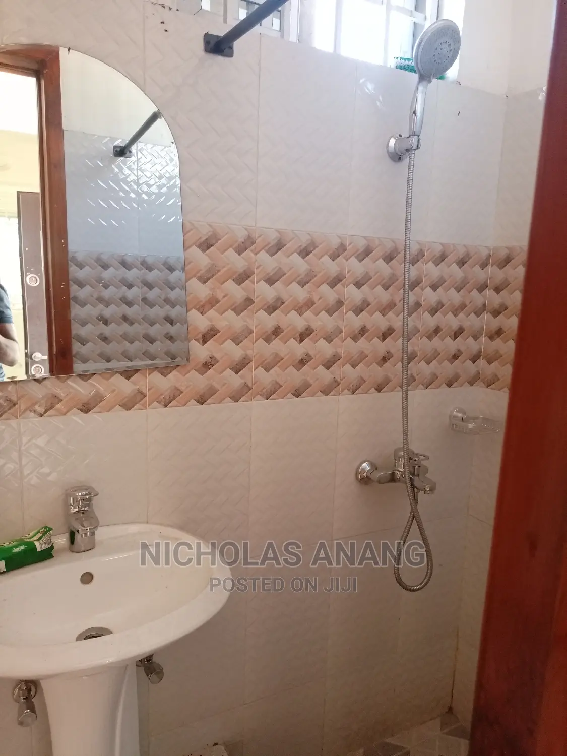 3bdrm House in New Town for rent