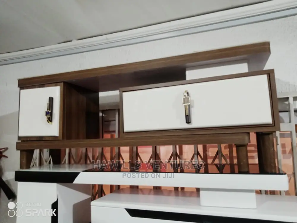 Jarvis TV Stand