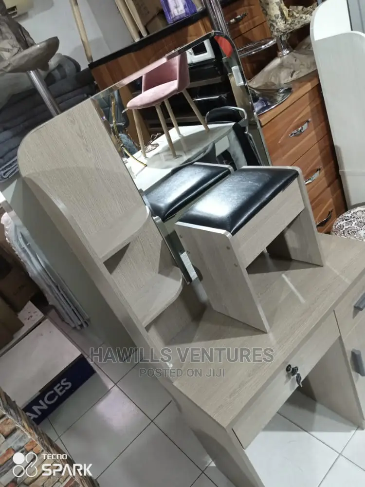 Vanity Dressing Table With Table