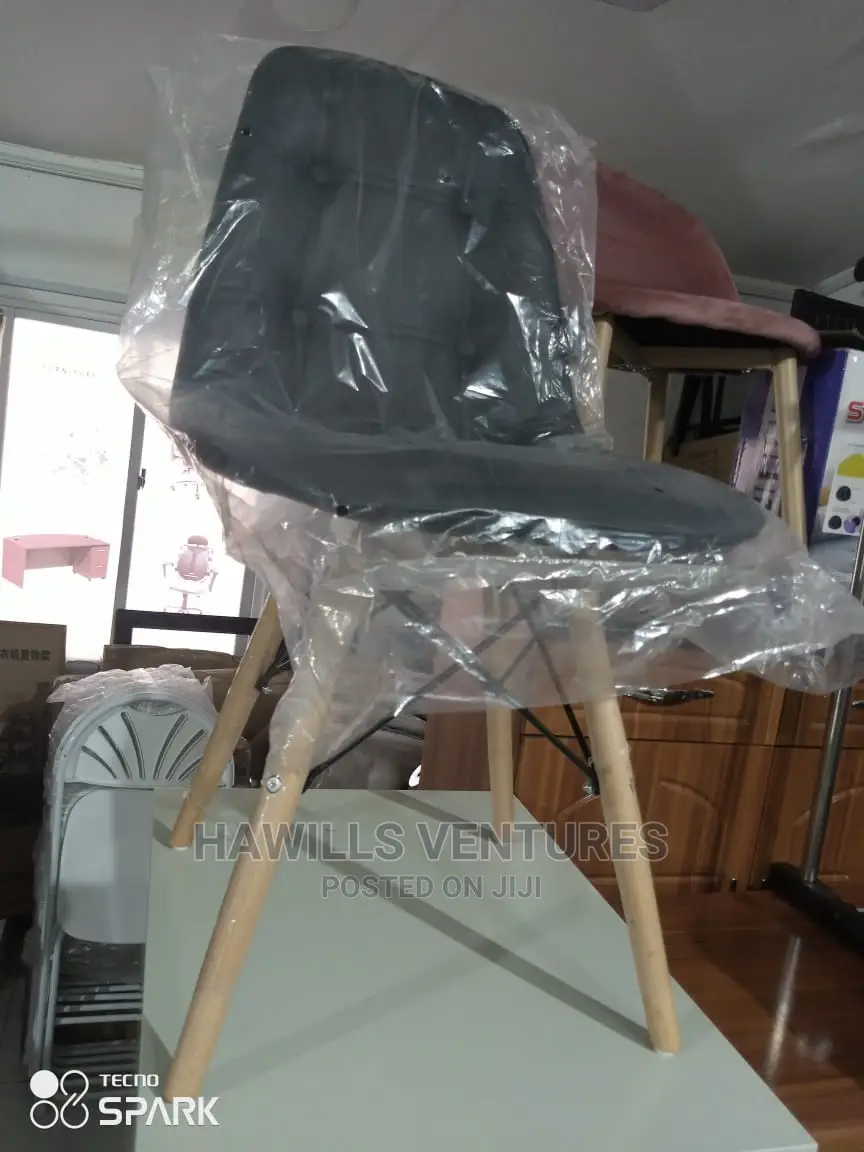 4 Legs Dining Chair