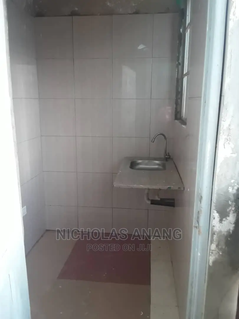1bdrm House in New Town for rent