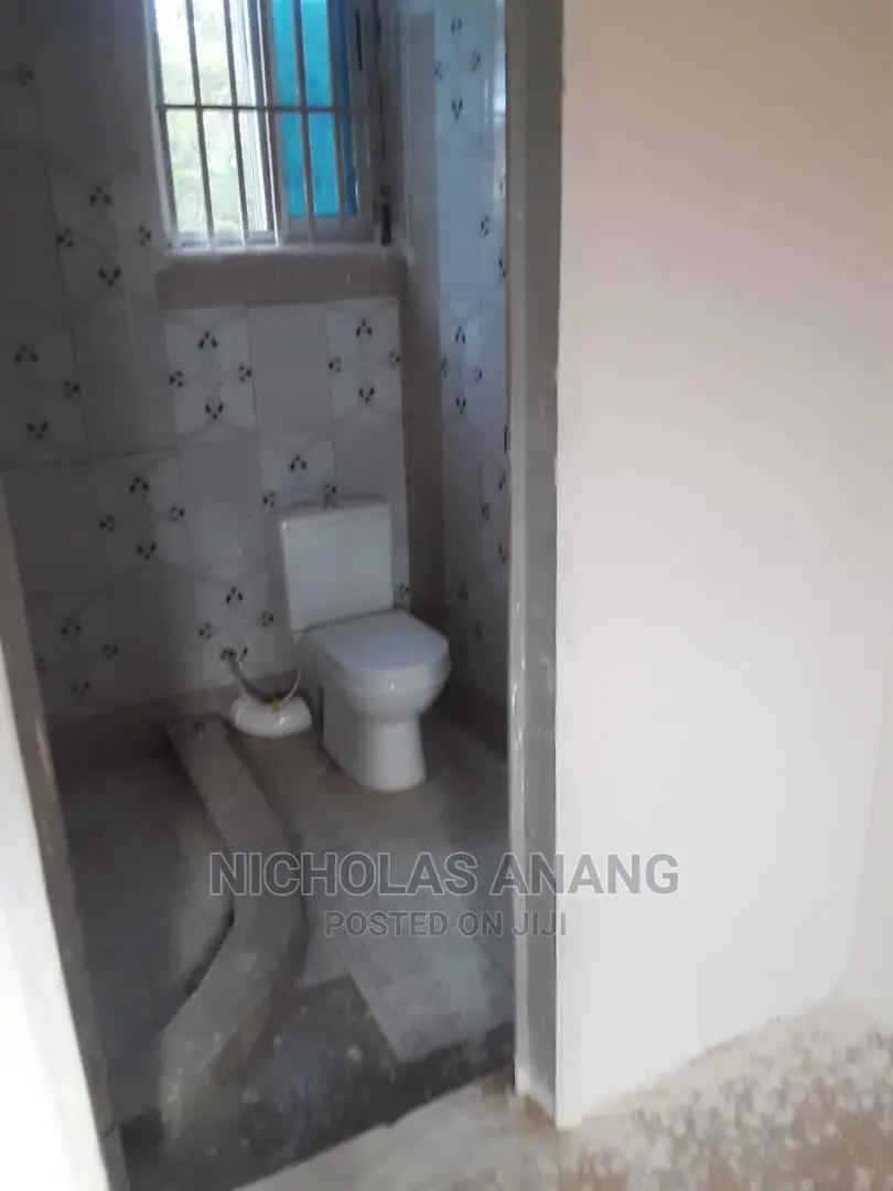 1bdrm House in New Town for rent