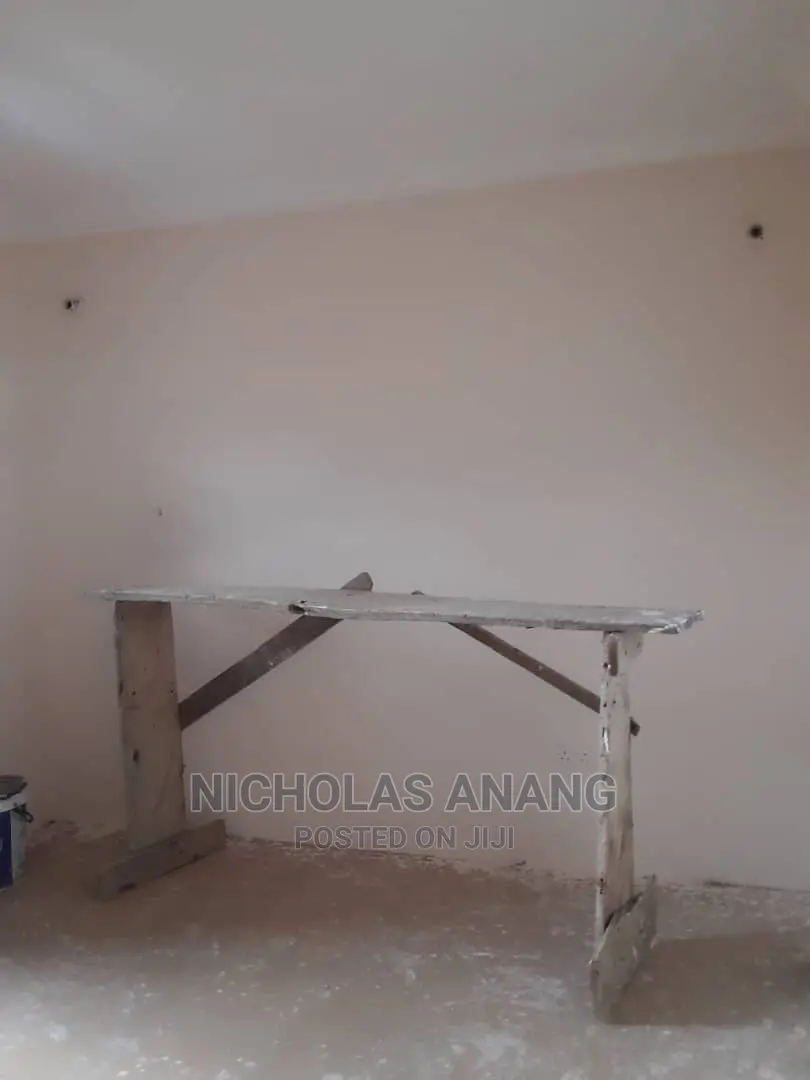 1bdrm House in New Town for rent