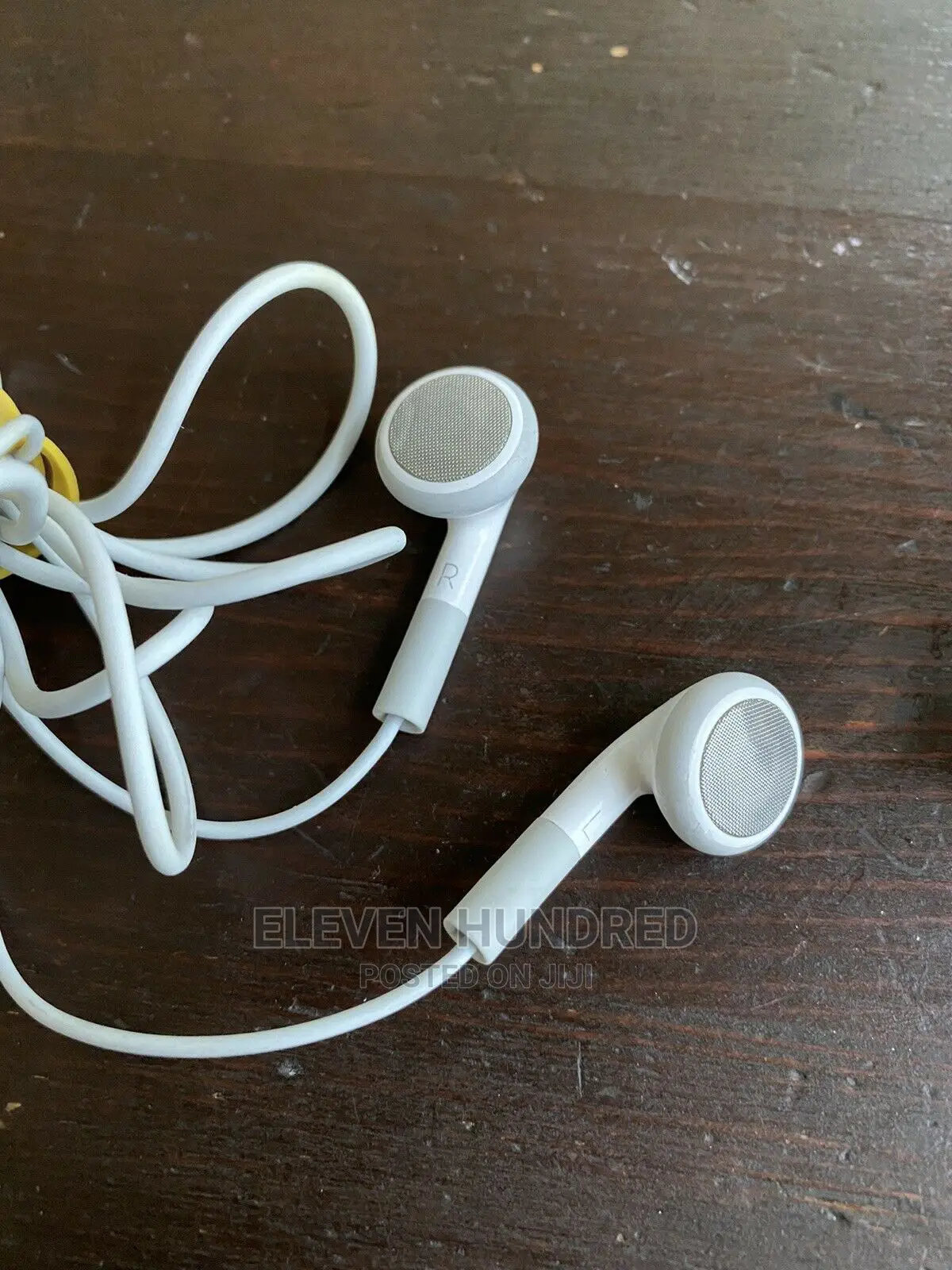 APPLE Lighting Connector Earbuds UK USED