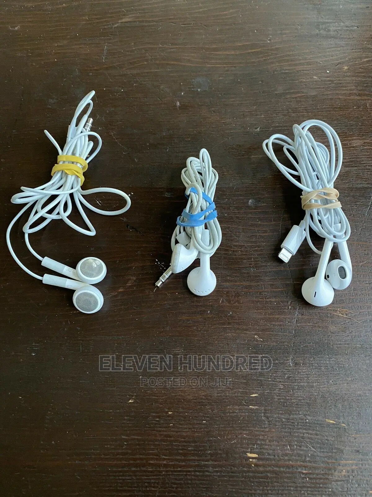 APPLE Lighting Connector Earbuds UK USED