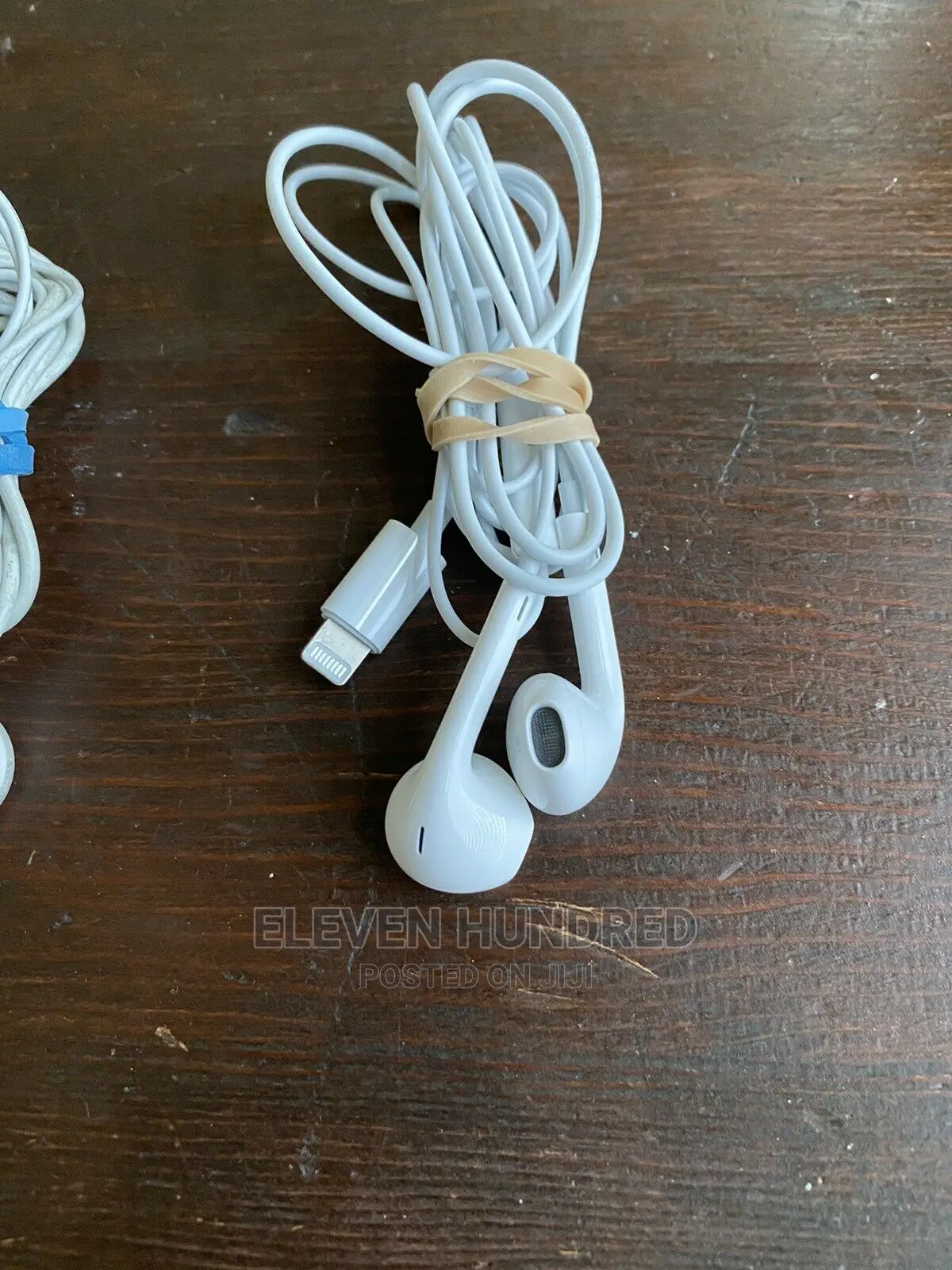 APPLE Lighting Connector Earbuds UK USED