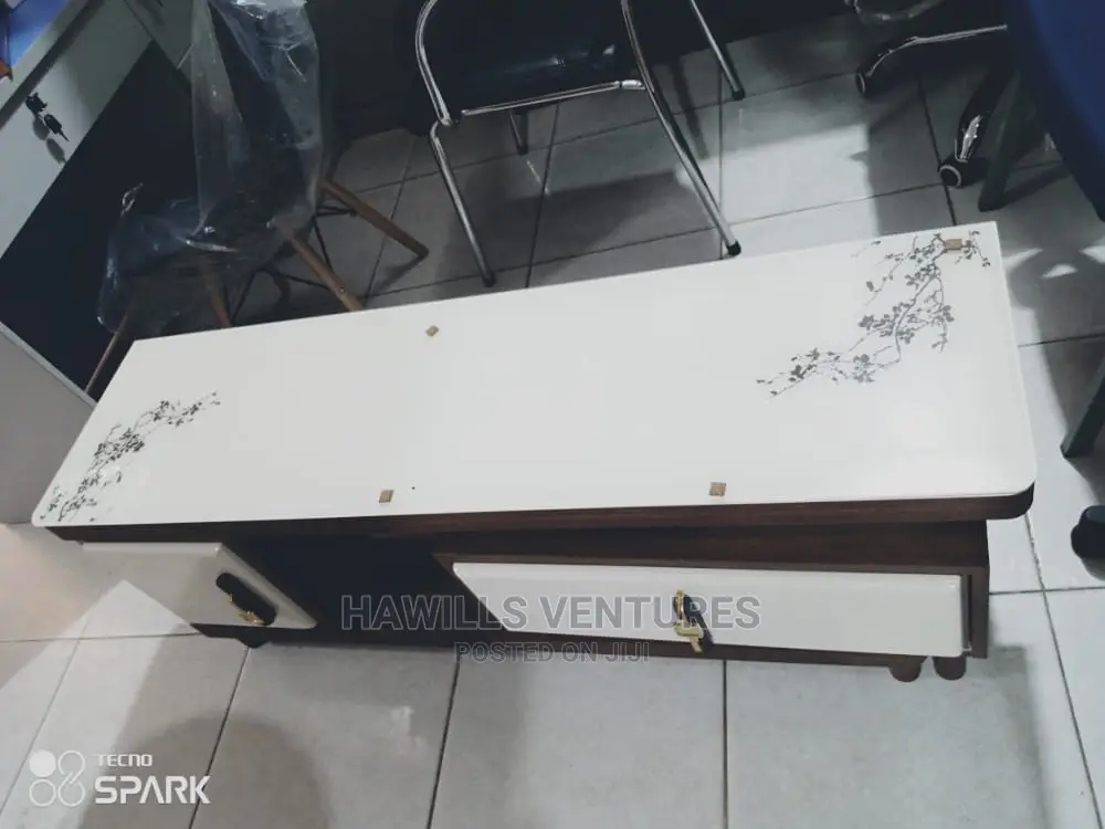 Luxor TV Stand