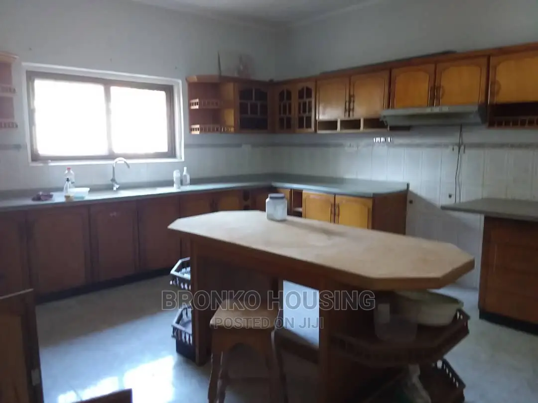 4bdrm House in Bronko Housing, Accra Metropolitan for rent