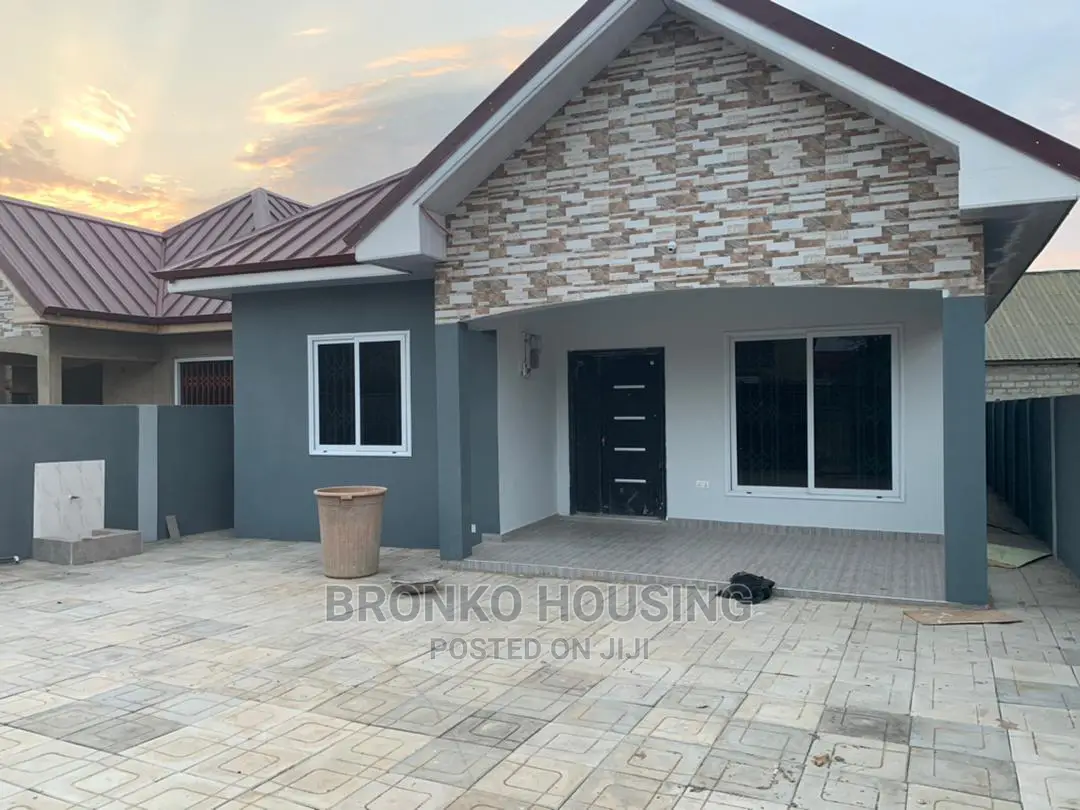 3bdrm House in Bronko Housing, Spintex for rent