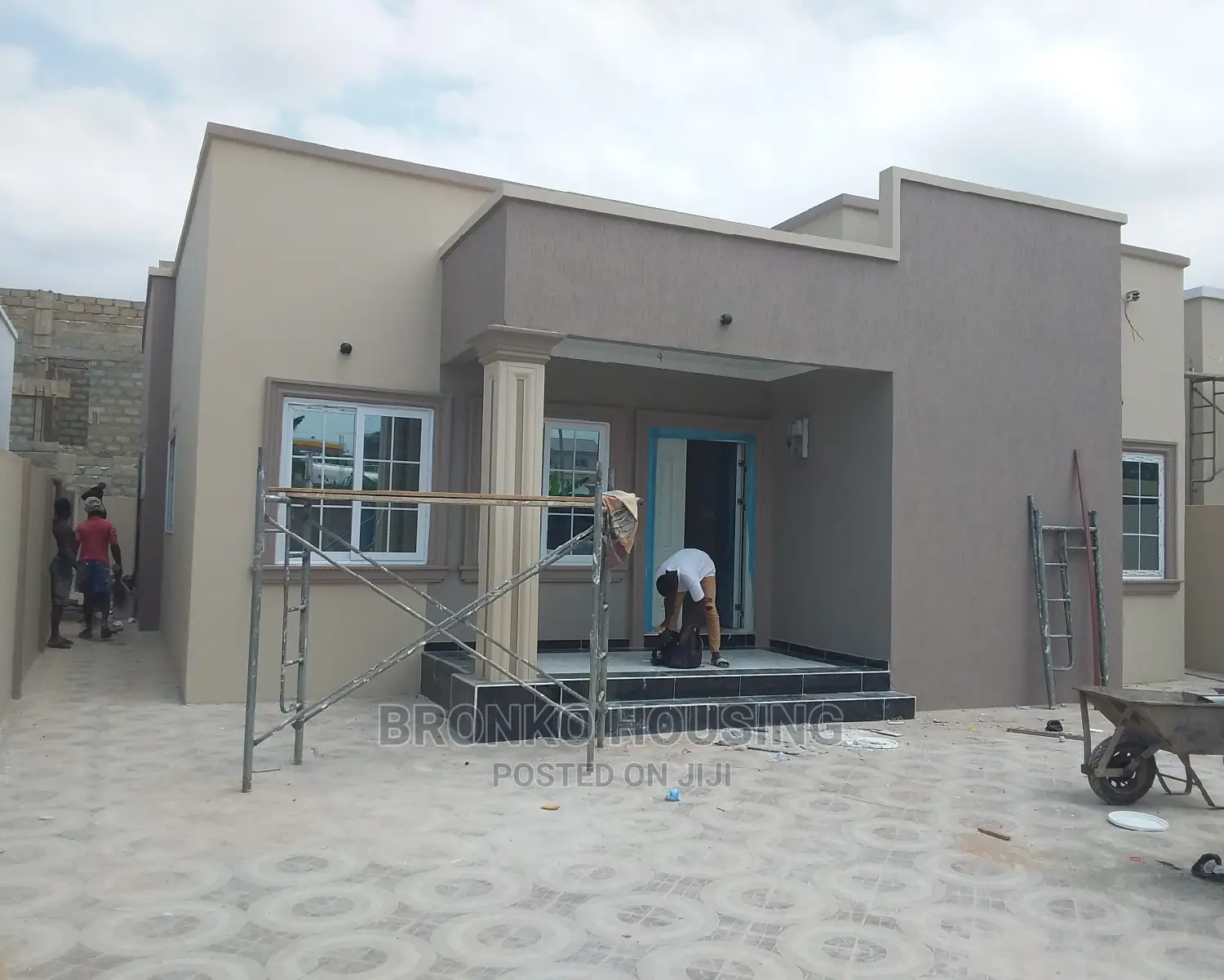 3bdrm House in Bronko Housing, Spintex for sale