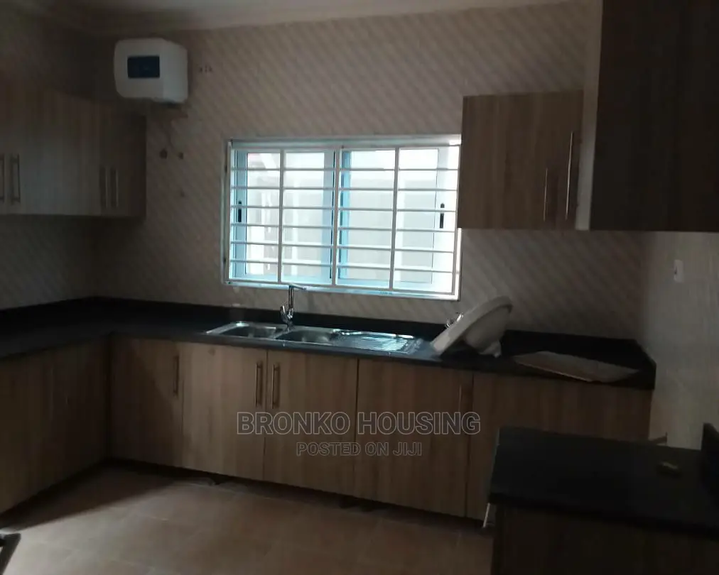 3bdrm House in Bronko Housing, Spintex for sale