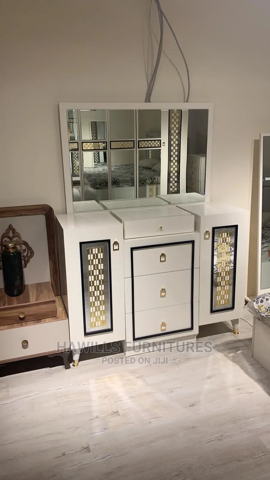 Quality Dressing Mirror Set