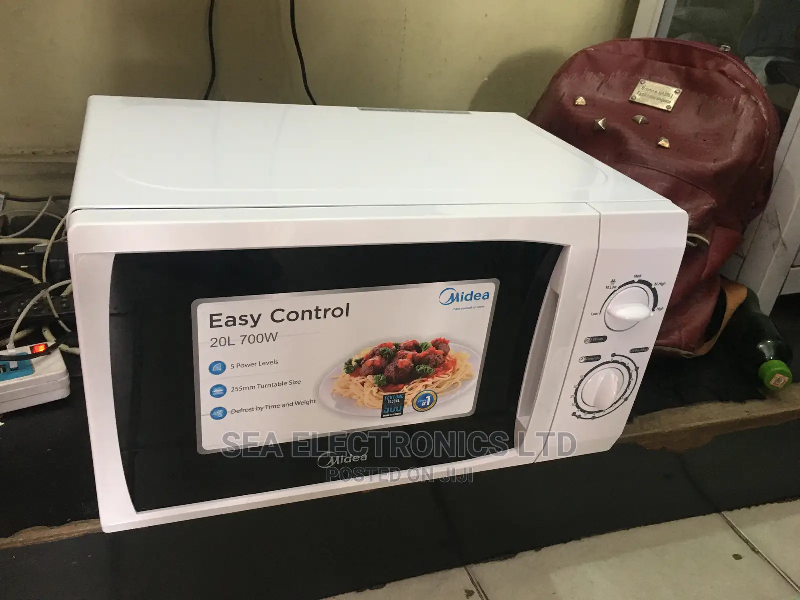 Midea Microwave Oven – 20 Litre