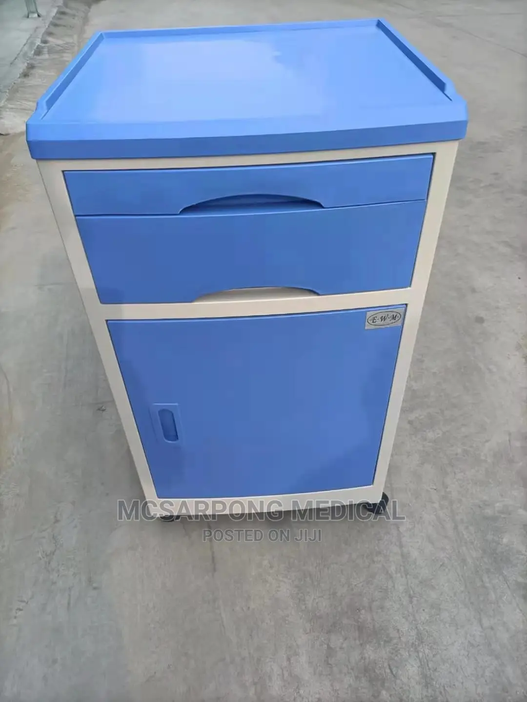 Lockable Bedside Cabinets (With Movable Castors)