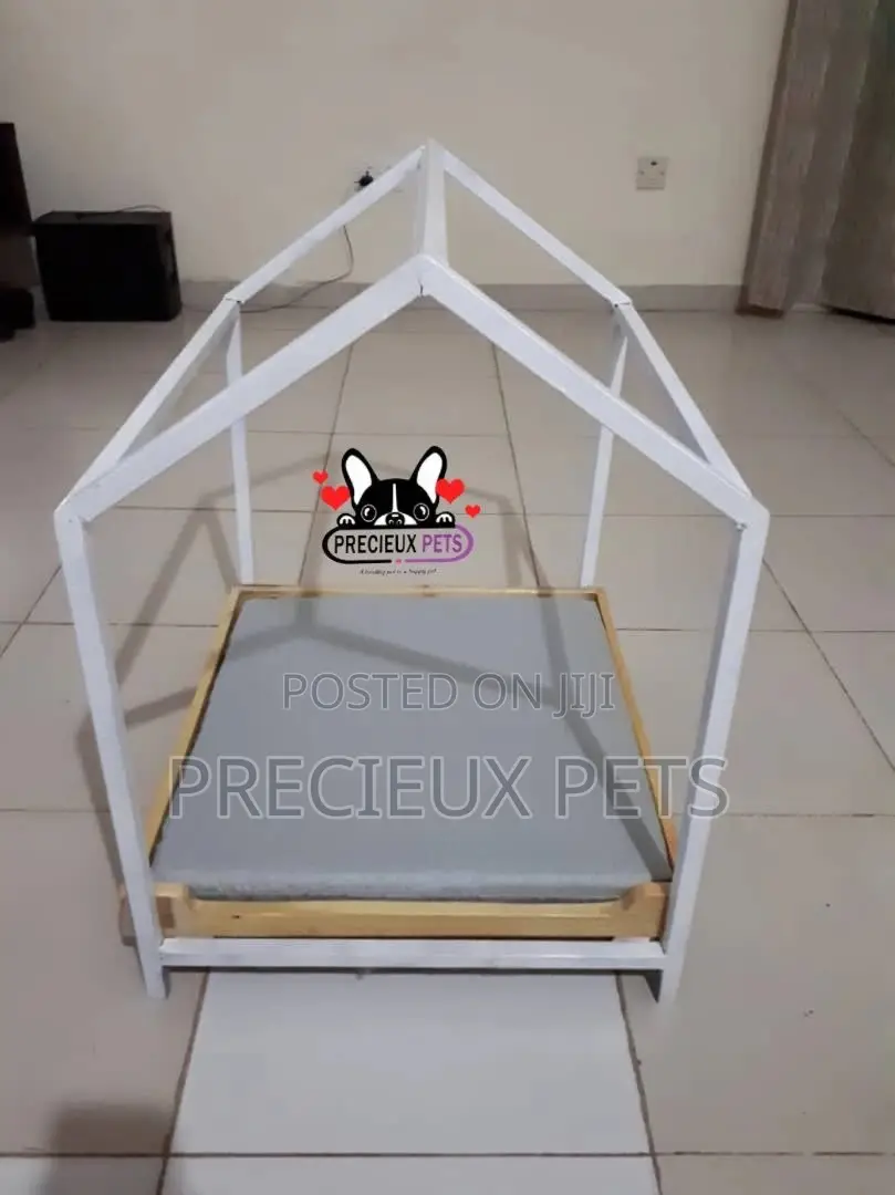Indoor Bedding Compartment for Dogs and Cats