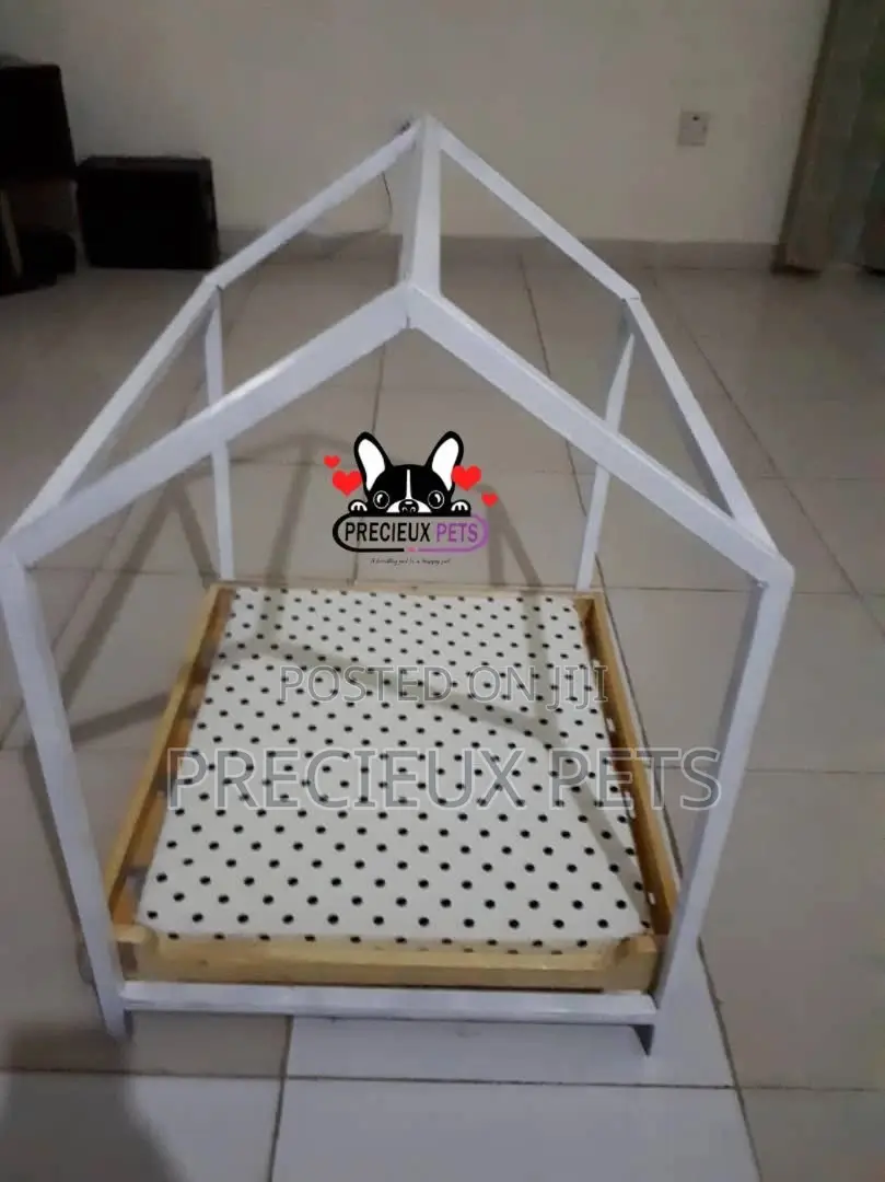 Indoor Bedding Compartment for Dogs and Cats