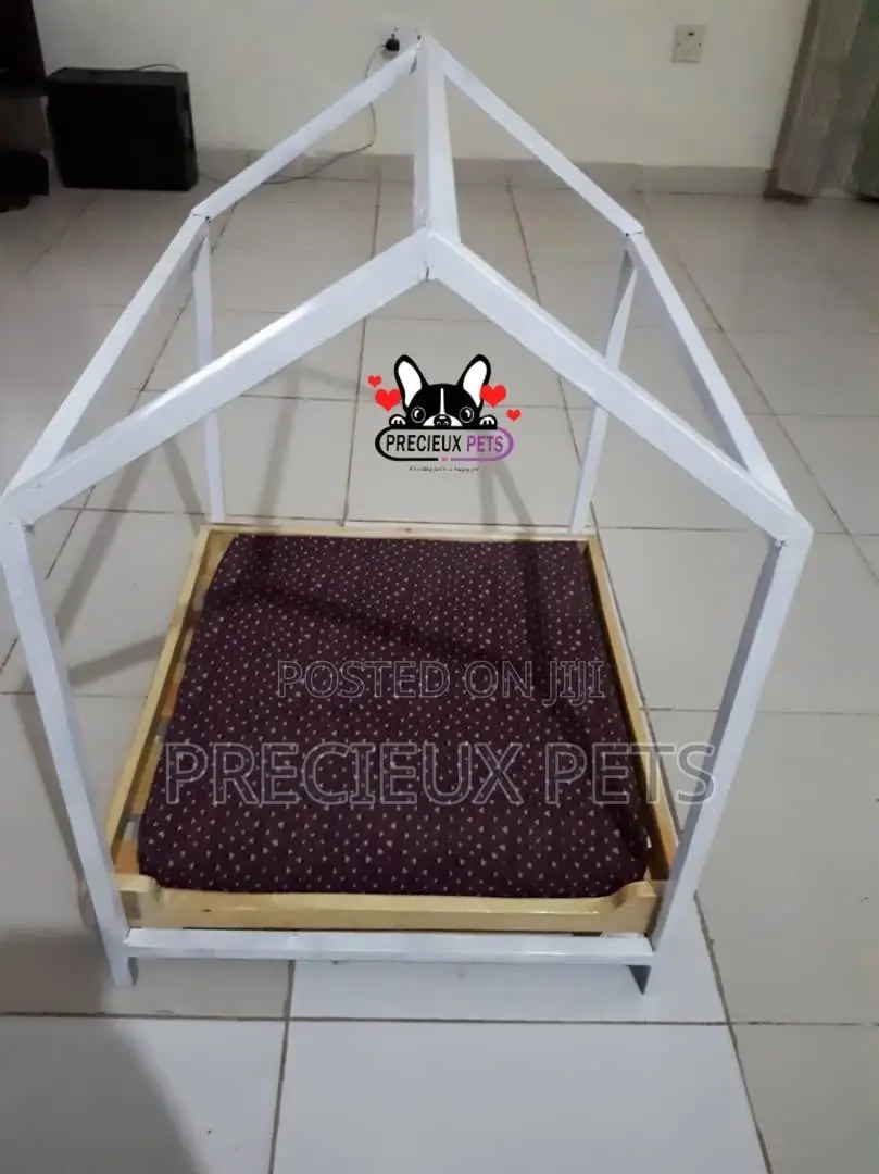 Indoor Bedding Compartment for Dogs and Cats
