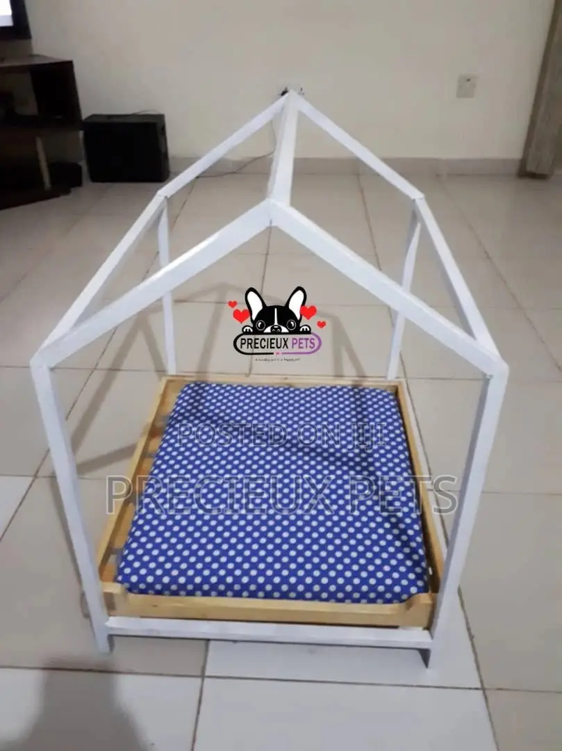 Indoor Bedding Compartment for Dogs and Cats