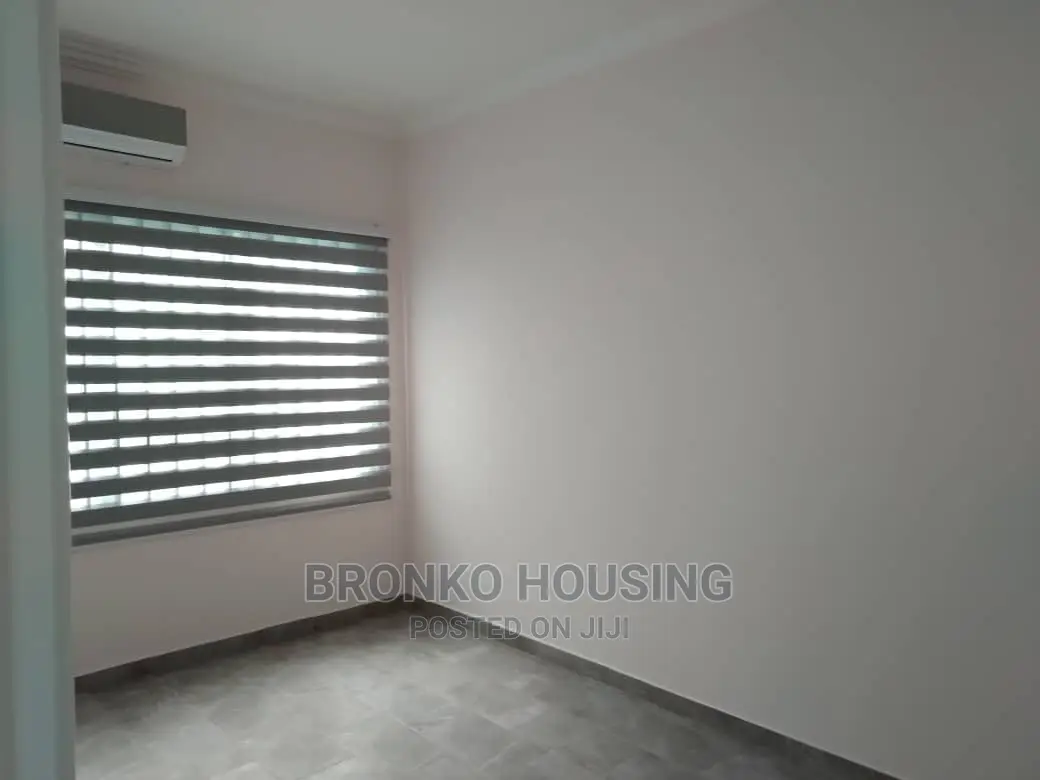3bdrm House in Bronko Housing, Lake Side Estate for Rent