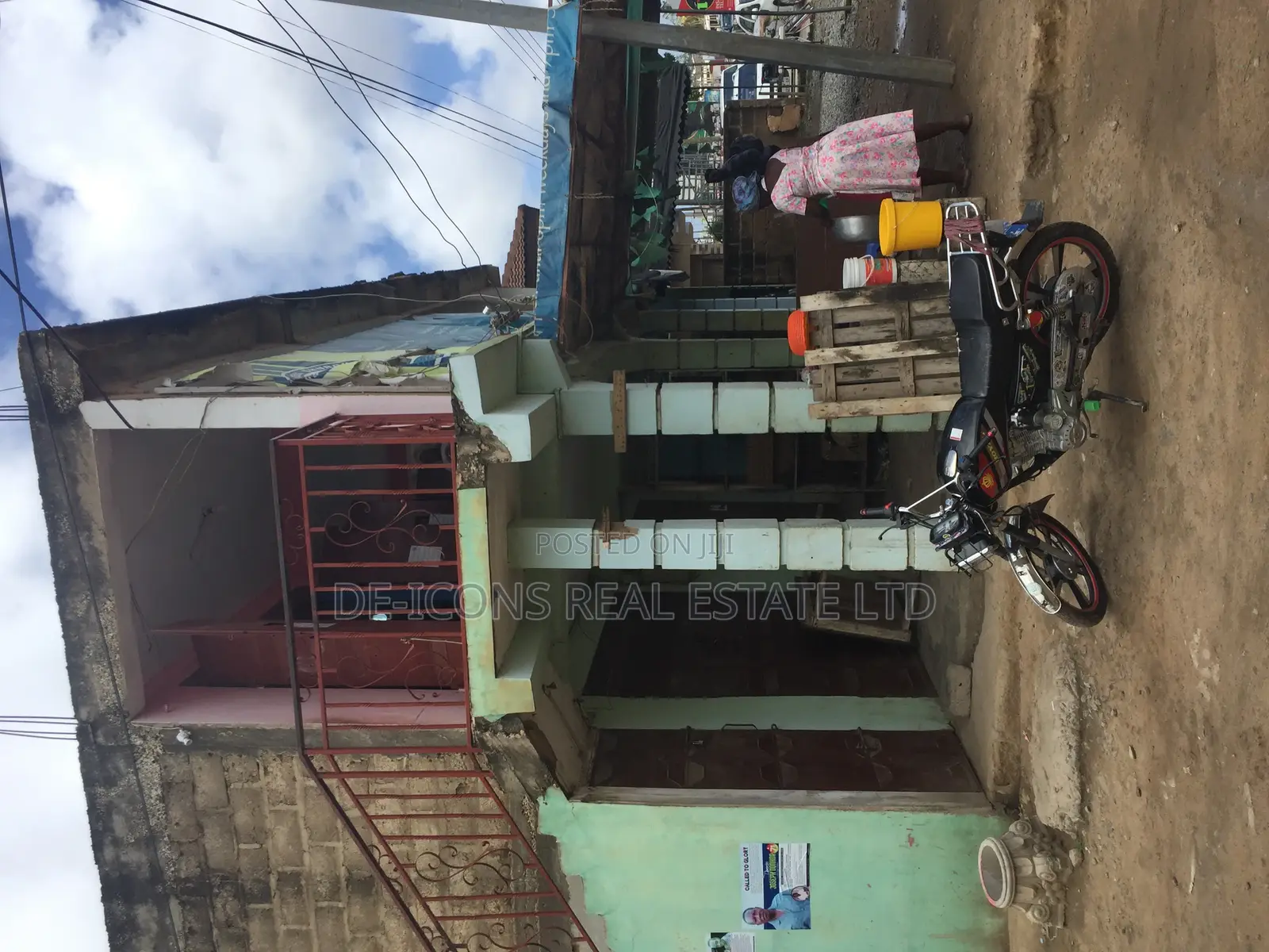 8 Shops 3 Chamber and Hall Self Contained for Sale