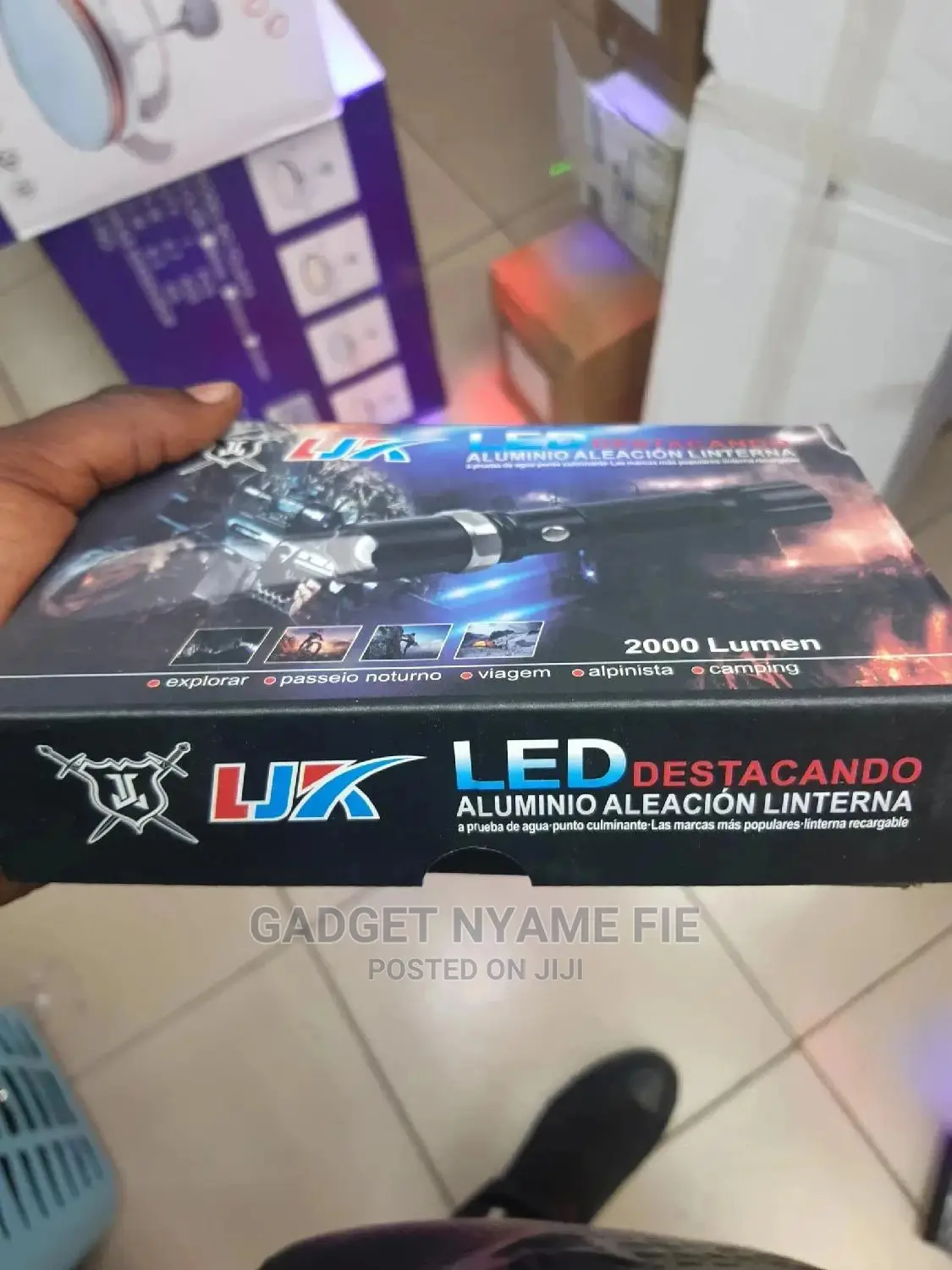 2000 Lumens LED Flashlight