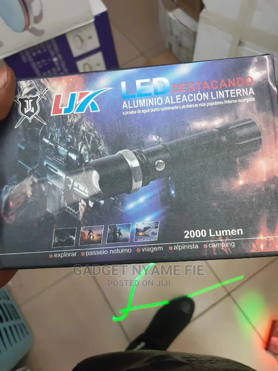 2000 Lumens LED Flashlight