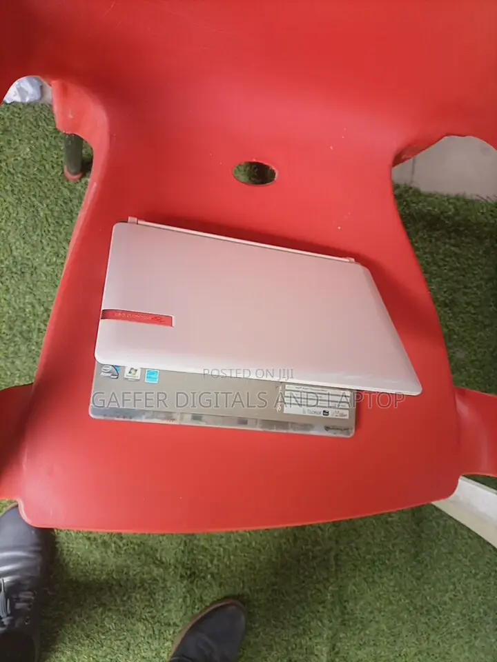 Laptop Packard Bell Dot S2 2GB Intel Atom HDD 128GB