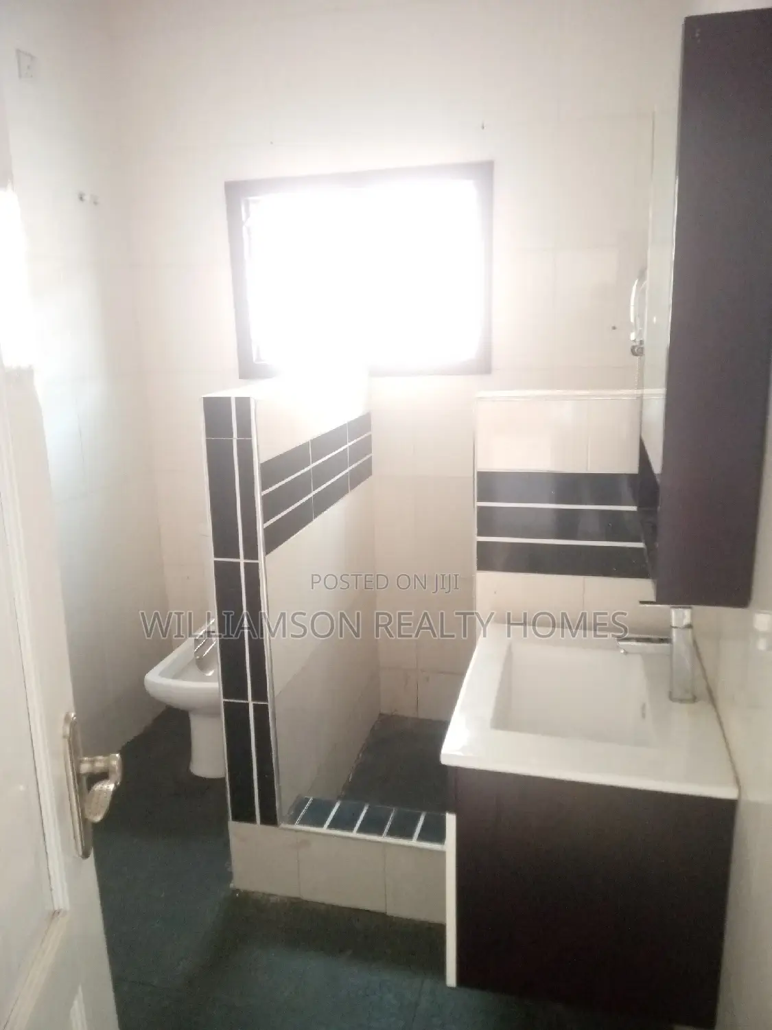 6bdrm House in Devtraco Estate, Spintex for rent