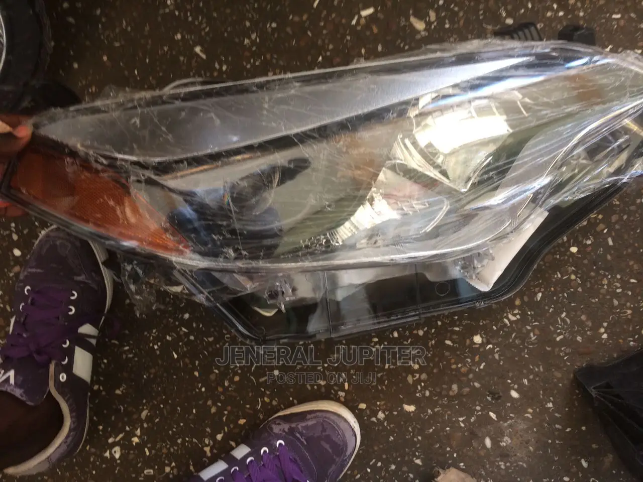 Toyota Corolla 2014/15 Headlight Pair.