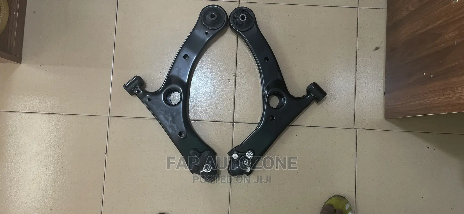 0352/0353. Corolla; Matrix. Control Arm From Usa. Cms86193