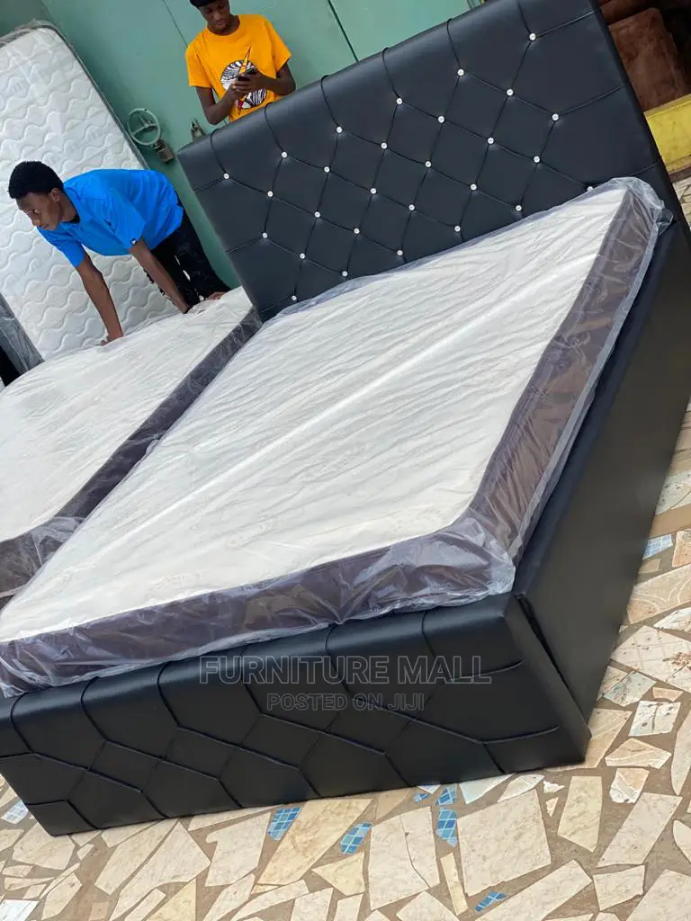 Classic Black Doublebed With Mattress