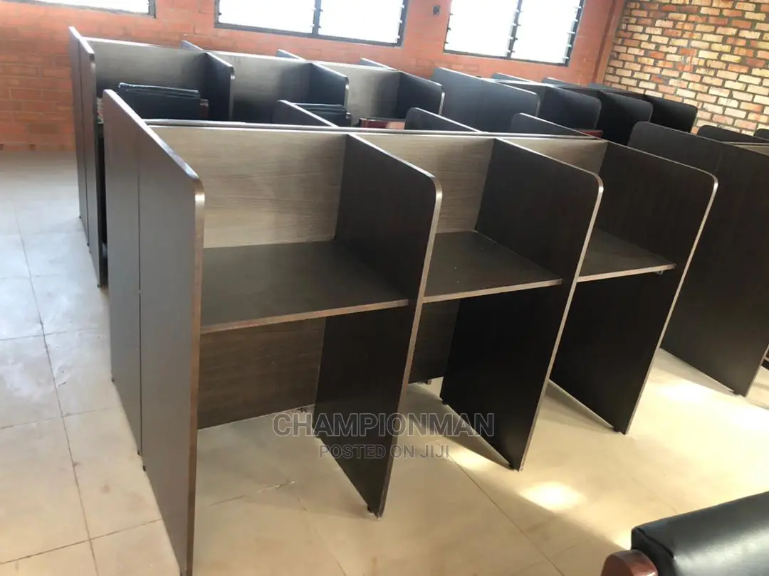 Libera Desk With Chairs