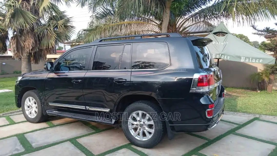 Ghana Car Rental Services. Landcruisers V8 for Rent in Gh