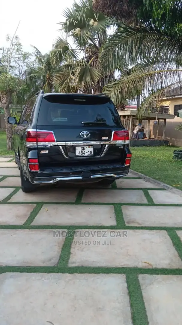 Ghana Car Rental Services. Landcruisers V8 for Rent in Gh