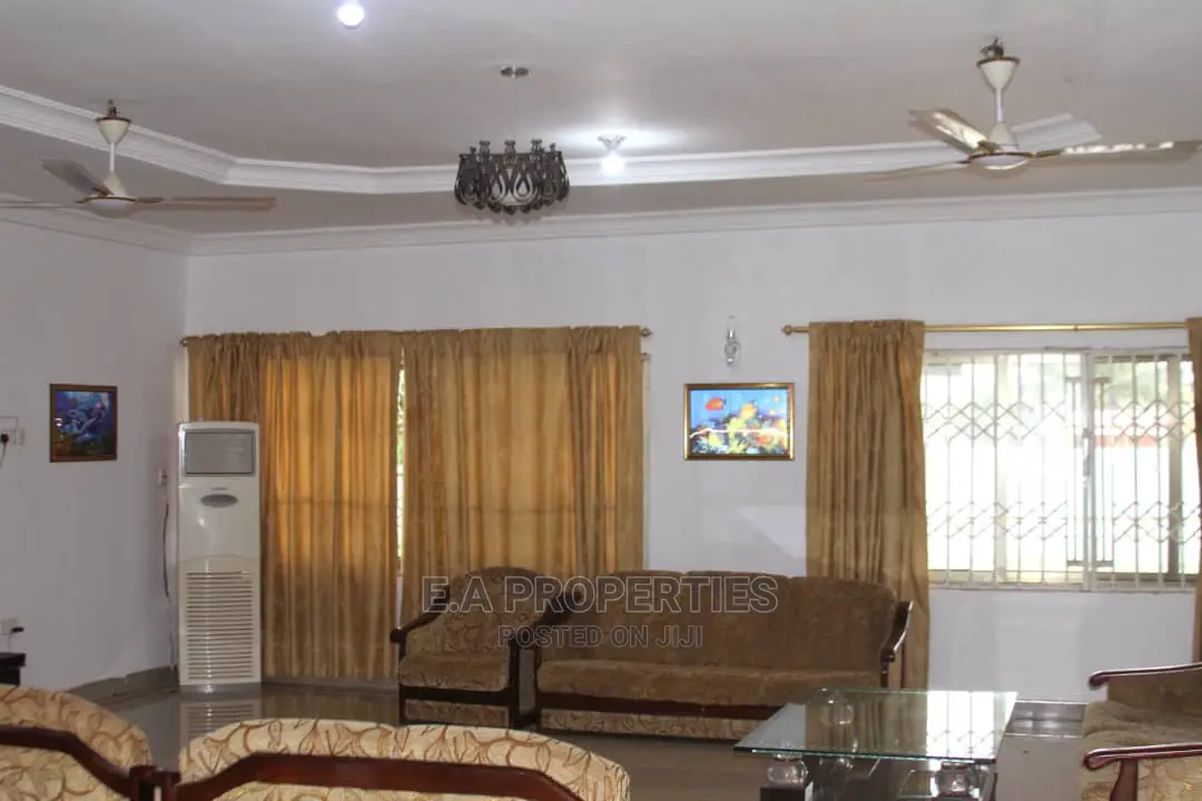 6bdrm House in E a Properties, Accra Metropolitan for Sale